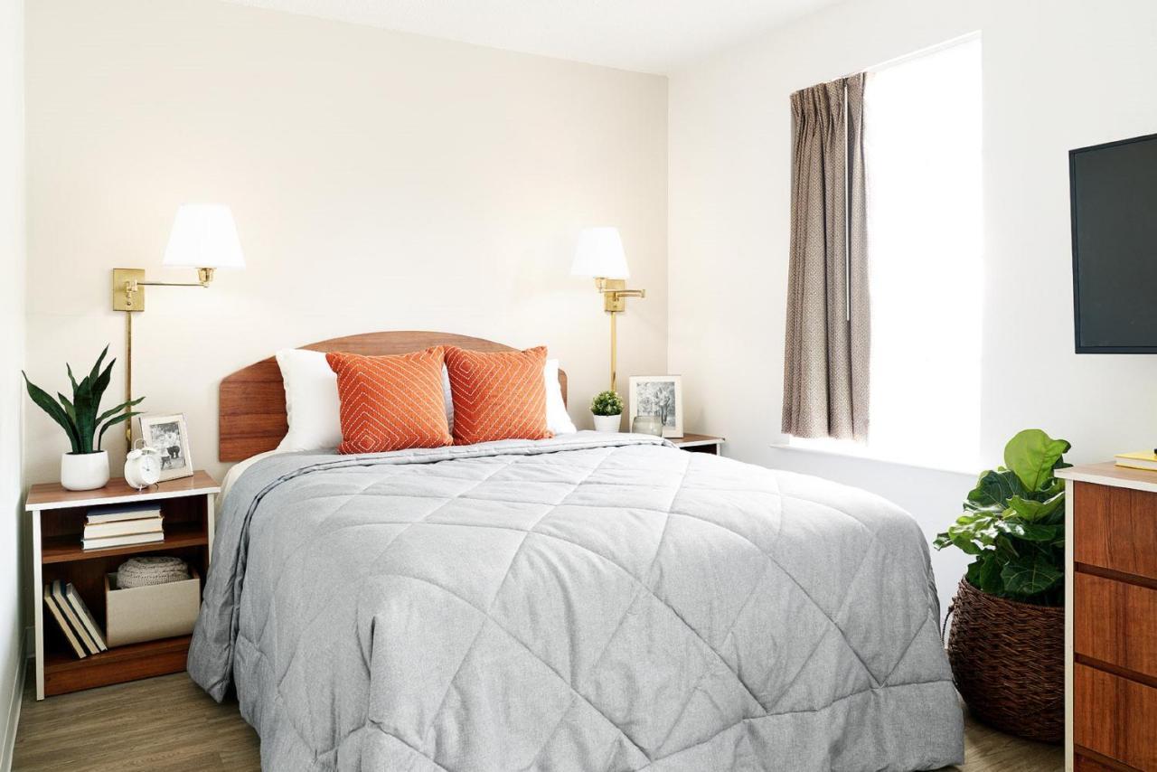 Intown Suites Extended Stay Newport News Va - South Exterior foto